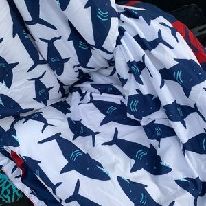 Size full reversible comforter